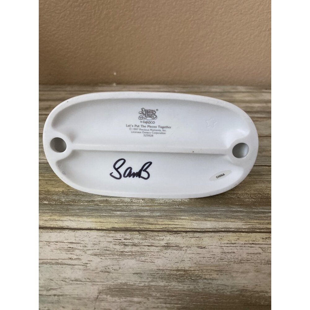 Precious Moments #525928 Let’s Put the Pieces Together 1997 Signed by Sam B - Picture 8 of 9